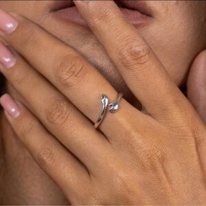 925 Sterling Silver Hug Ring Adjustable with Gift Box 🎁 
Minimalist Love Jewelry